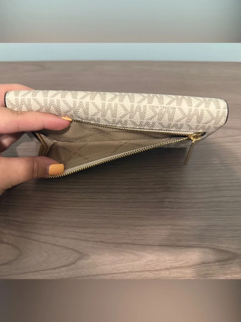 Michael Kors classic michael